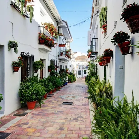 アパート Benalbeach